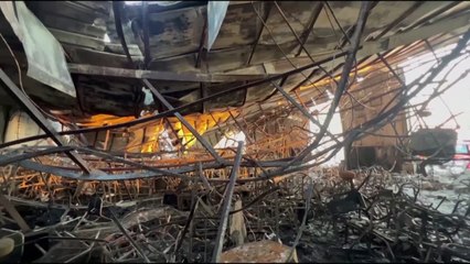Más de un centenar de muertos en el incendio de un salón de bodas en Irak
