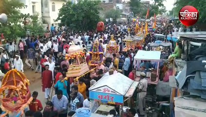 मुख्य आकर्षण का केन्द्र रहा काला बाबा का डोला
