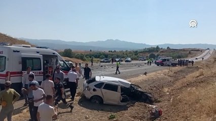 Trafik kazasında 1 kişi öldü, 2 kişi ağır yaralandı