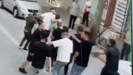 Kovulan berberden bıçaklı baskın: Savaş çıkacak herkes mevzi alsın