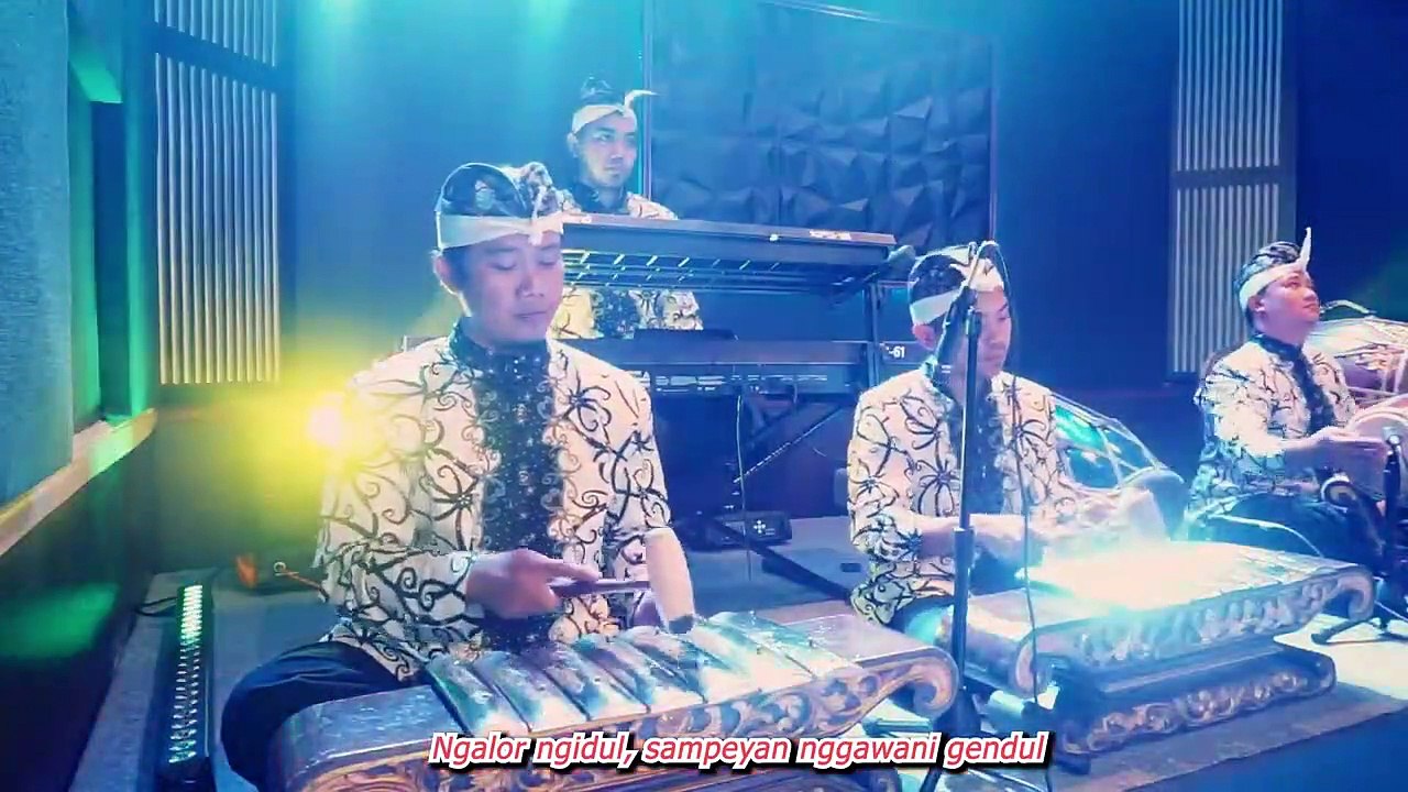 MANIS_-_Anisa_Salma_feat._Itok_-_()
