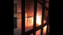 Carro pega fogo durante a madrugada no bairro Luxemburgo, em BH