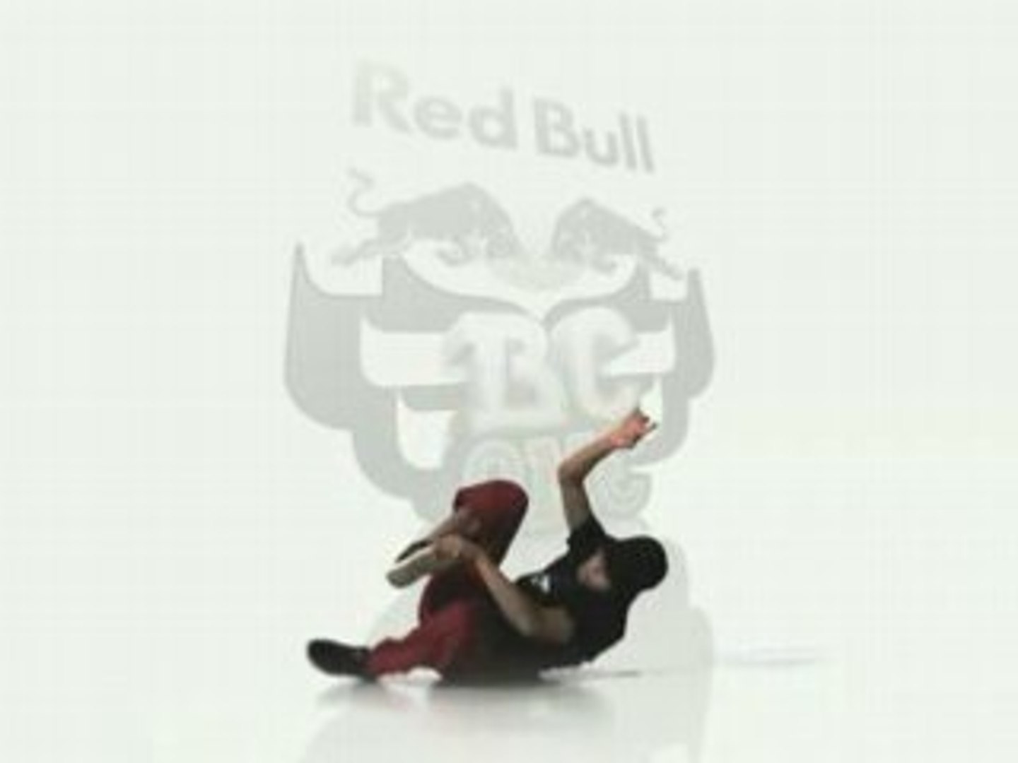 ⁣Slow motion -breakingtrickz