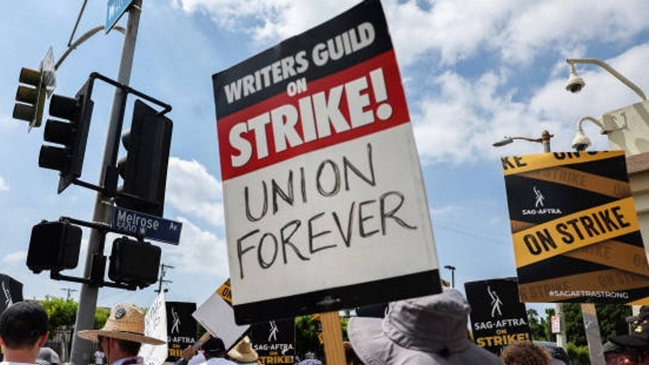 Hollywood Pone Fin A La Huelga De Los Guionistas Tras Alcanzar Un Acuerdo Con Los Estudios