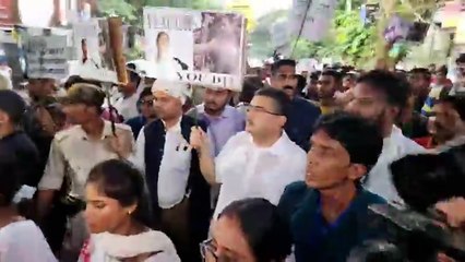 চাকরিপ্রার্থীদের মিছিলে পাশাপাশি একসঙ্গে শুভেন্দু -কৌস্তুভ! এ কীসের ইঙ্গিত? | Oneindia Bengali