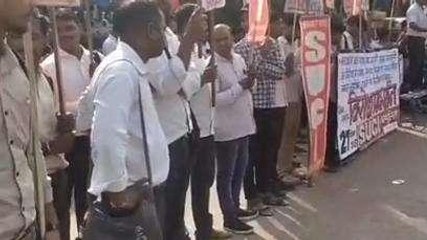 गुना: अश्लीलता के खिलाफ SUCI का विरोध,रैली निकाल किया जंगी प्रदर्शन