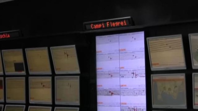 Napoli, ai Campi Flegrei sciame sismico con oltre 64 scosse in 24 ore