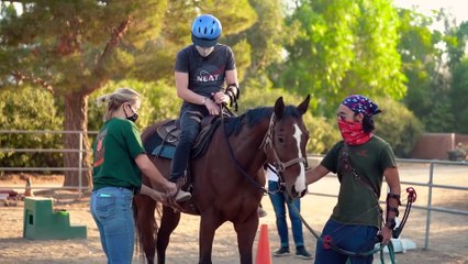 Shooting Archery ON A HORSE (329)
