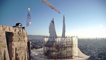 Coronación de la torre de Mateo en la Sagrada Família