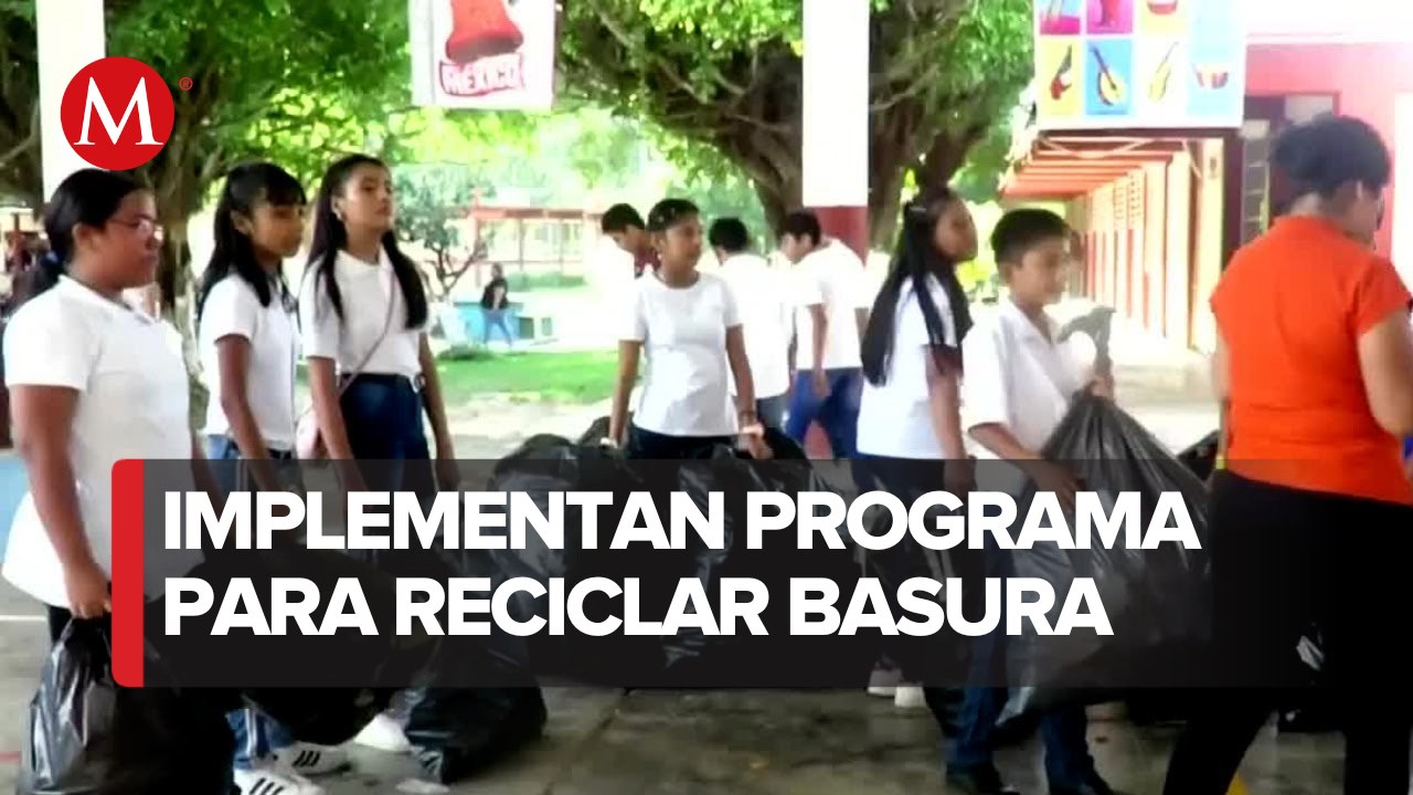 En Veracruz, ciudadanos reciben útiles escolares y dinero por reciclar basura