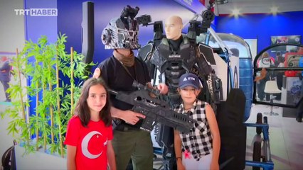 TEKNOFEST'te sergilenen polis kıyafetine yoğun ilgi