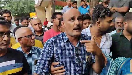 सीएमओ के खिलाफ फूटा आक्रोश, अध्यक्ष समेत पार्षदों ने की नारेबाजी