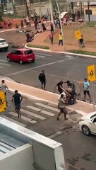 Briga em frente ao Centro POP  e a escola na Asa Sul