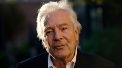 Voici - Pierre Arditi victime d'un malaise sur scène en pleine représentation à Paris, la salle évacuée