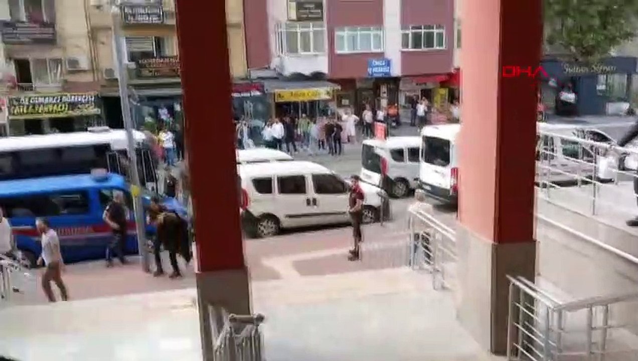Une personne a été tuée et 11 personnes arrêtées lors d'une bagarre à Izmit