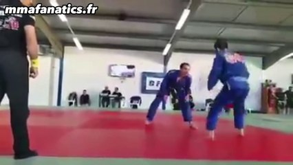 Abdoul Abdouraguimov : acrobatie et peruvian necktie