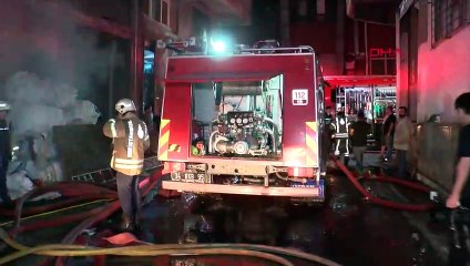 Bayrampaşa'da Plastik İş Hanında Yangın Çıktı