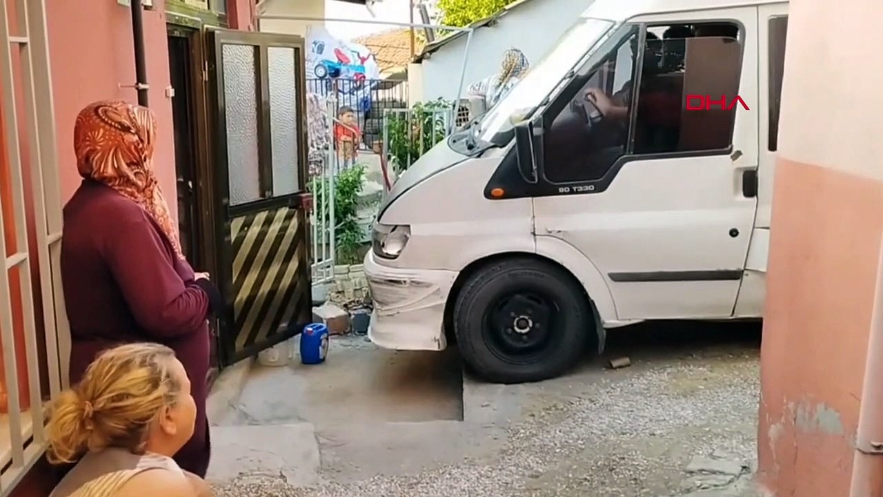 Un minibus transportant des immigrants illégaux a eu un accident à Edirne