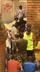 Presunta distribución de dinero y cerveza en marcha de apoyo a Gustavo Petro