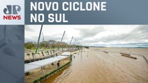 Lago Guaíba transborda e inunda regiões em Porto Alegre