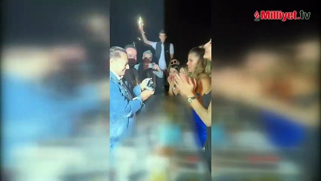 Mehmet Ali Erbil, Gülseren Ceylan'a kameraların önünde evlenme teklif etti!