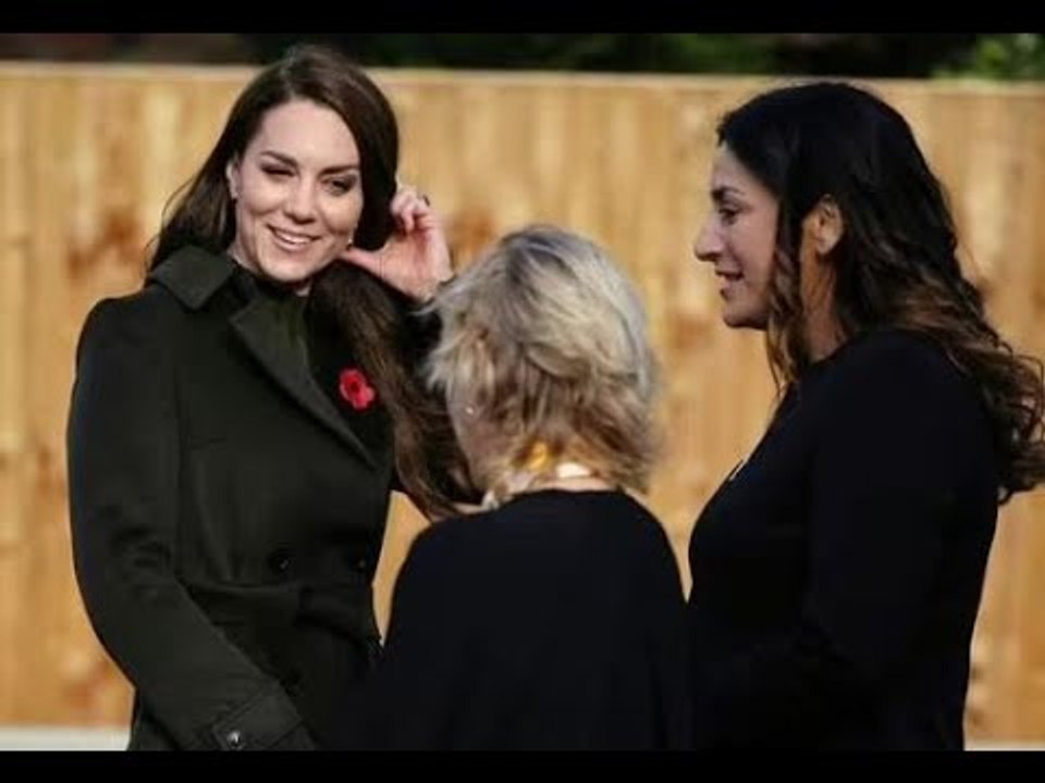 Kate surnommée la « princesse des enfants » après avoir donné son coquelicot à un adorable garçon
