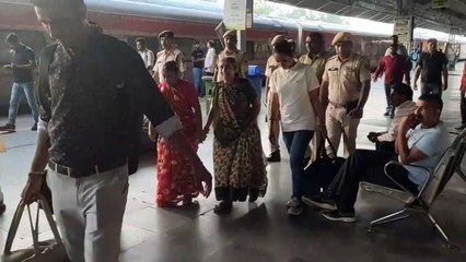 पीएम मोदी की पत्नी जशोदाबेन आज ट्रेन से अलवर पहुंची