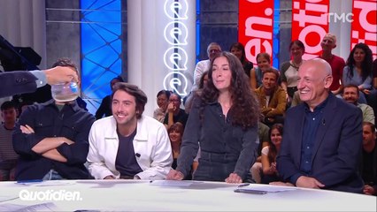 Yann Barthès se joue de la peur autour des punaises de lit dans "Quotidien", TMC