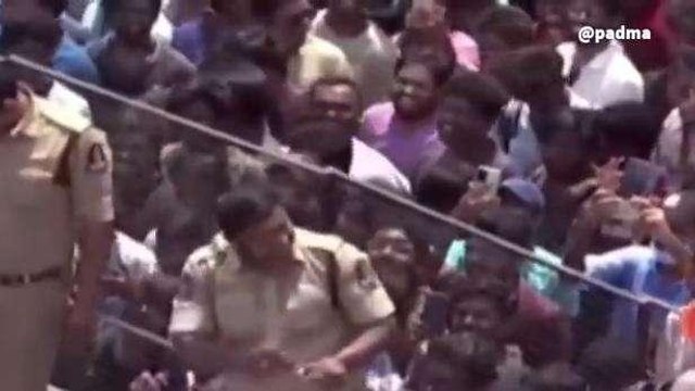హైదరాబాద్: వీడియో.. గణేష్ శోభయాత్రలో పోలీసుల డ్యాన్స్ లు