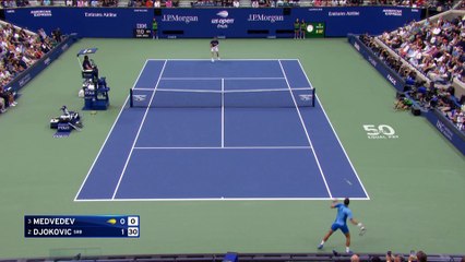 La ligne et rien que la ligne : agressif, Djokovic accule Medvedev d'entrée de finale