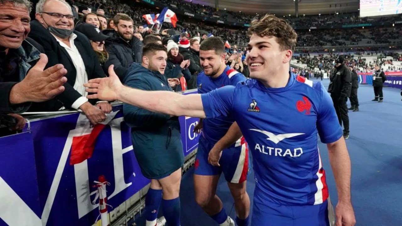Antoine Dupont victime d’une rechute ! Peur sur...
