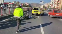 Motosiklet taksiye arkadan çarptı: 1 ölü, 1 ağır yaralı
