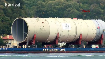İstanbul Boğazı'nda şaşırtan görüntü: Basınçlı dev tank ilgi çekti