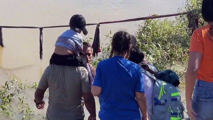 "Ça fait peur": des migrants traversent le Rio Grande dans l'espoir d'entrer aux Etats-Unis