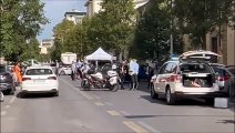Incidente mortale a Firenze, donna in motorino travolta da camion / Video
