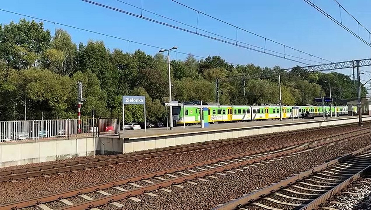 Zielonka parking PKP