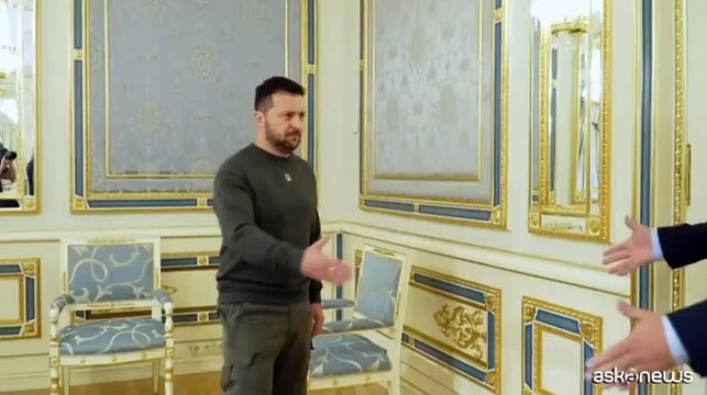 Ucraina, ministro Difesa Gb a sorpresa a Kiev incontra Zelensky