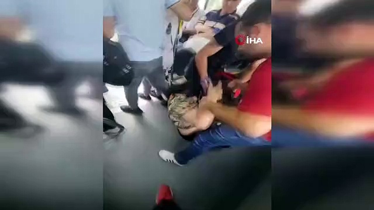 Bagarre de siège entre femmes dans le bus IETT à Kartal
