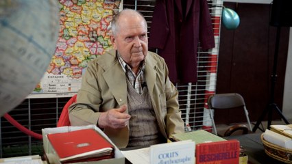 38 ans après sa retraite, un instituteur rassemble ses anciens élèves