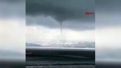 Yalova'da Şiddetli Yağmur ve Rüzgar Sonrası Hortum Oluştu