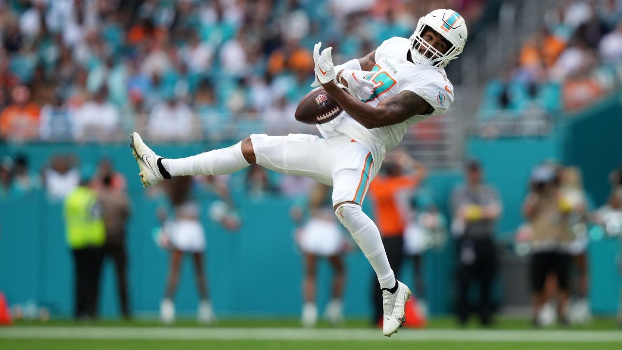 NFL WK4 Preview: Waddle Returns to Offense, Clearing Protocol