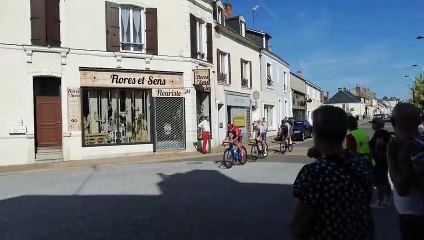 Le passage des cyclistes dans Connerré