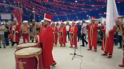 Les passionnés de voitures classiques se sont rencontrés à Isparta
