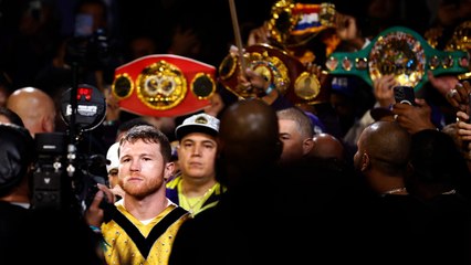 'Canelo' Álvarez venció a Charlo en Las Vegas y retiene su título de peso supermediano: "nadie puede ganarme"