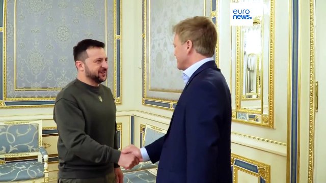 Stoltenberg a Kiev: Ucraina più vicina alla Nato che mai . Intanto Mosca aumenta la spesa militare