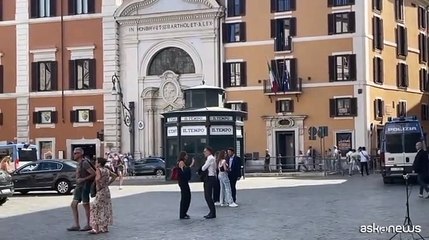 Prove di riapertura al pubblico per piazza Colonna a Roma