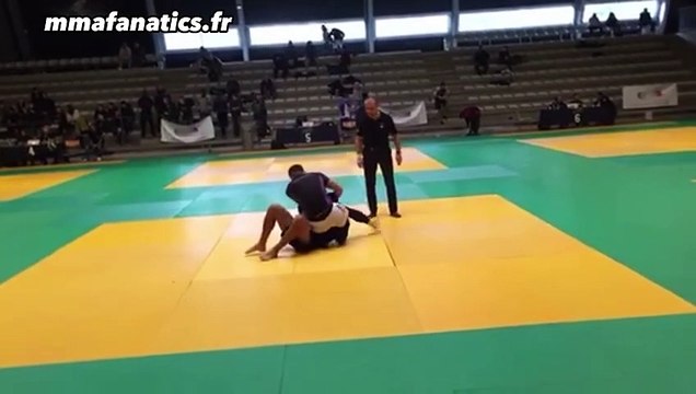 Combat de grappling d'Abdoul Abdouraguimov en ceinture violette