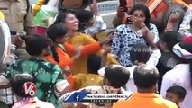 Public Teenmaar Dance In Ganesh Nimajjanam 2023 | Hyderabad | V6 News