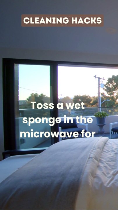 Keep your sponge fresh and germ-free. #KitchenHacks #Sanitization