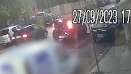 Câmera registra acidente que deixou homem ferido na Rua Cuiabá